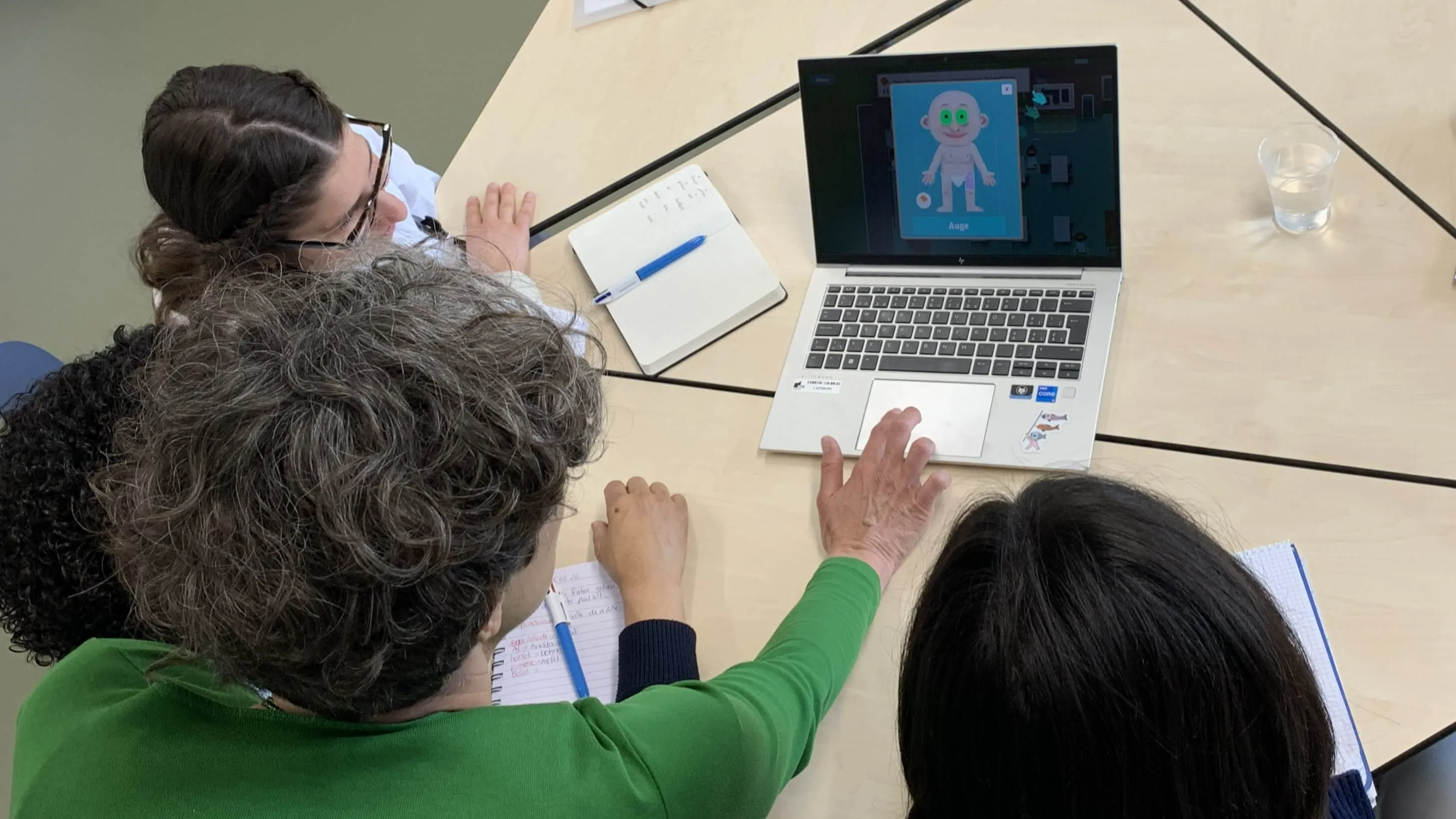 Images du jeu sérieux "Hals- und Beinbruch" réalisé par DNA Studios entreprise de jeu vidéo basée en Suisse Romande pour Hôpital Cantonal Fribourgeois 04